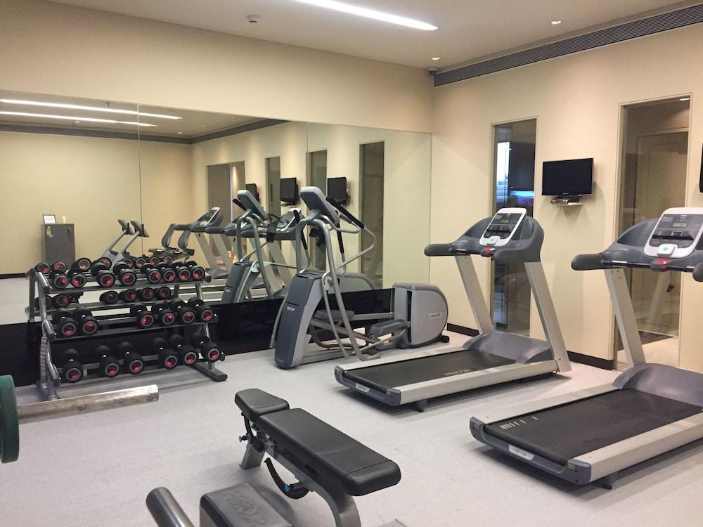 Surat Marriott Hotel Экстерьер фото