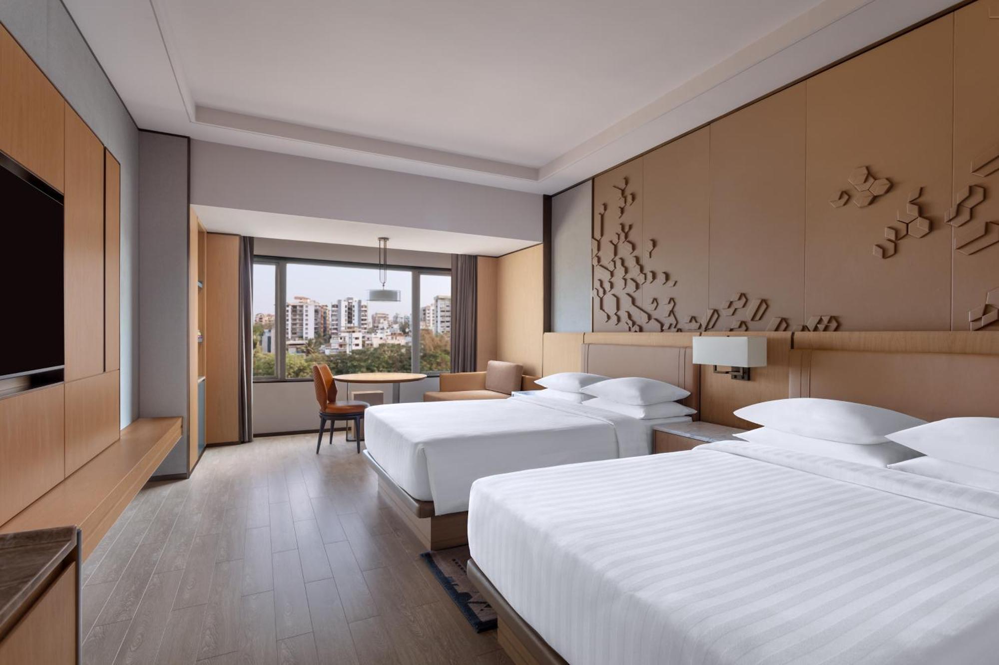 Surat Marriott Hotel Экстерьер фото