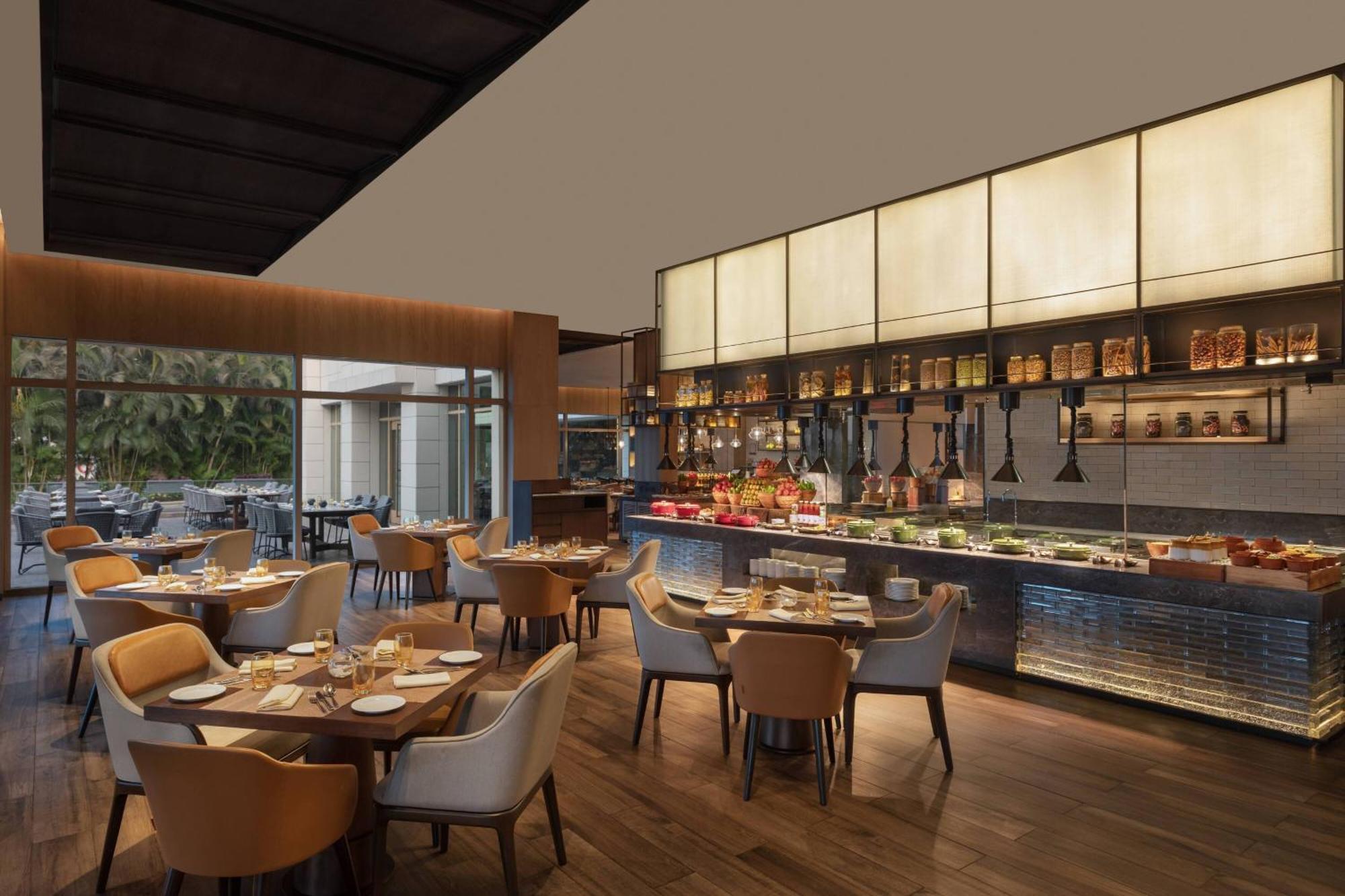 Surat Marriott Hotel Экстерьер фото