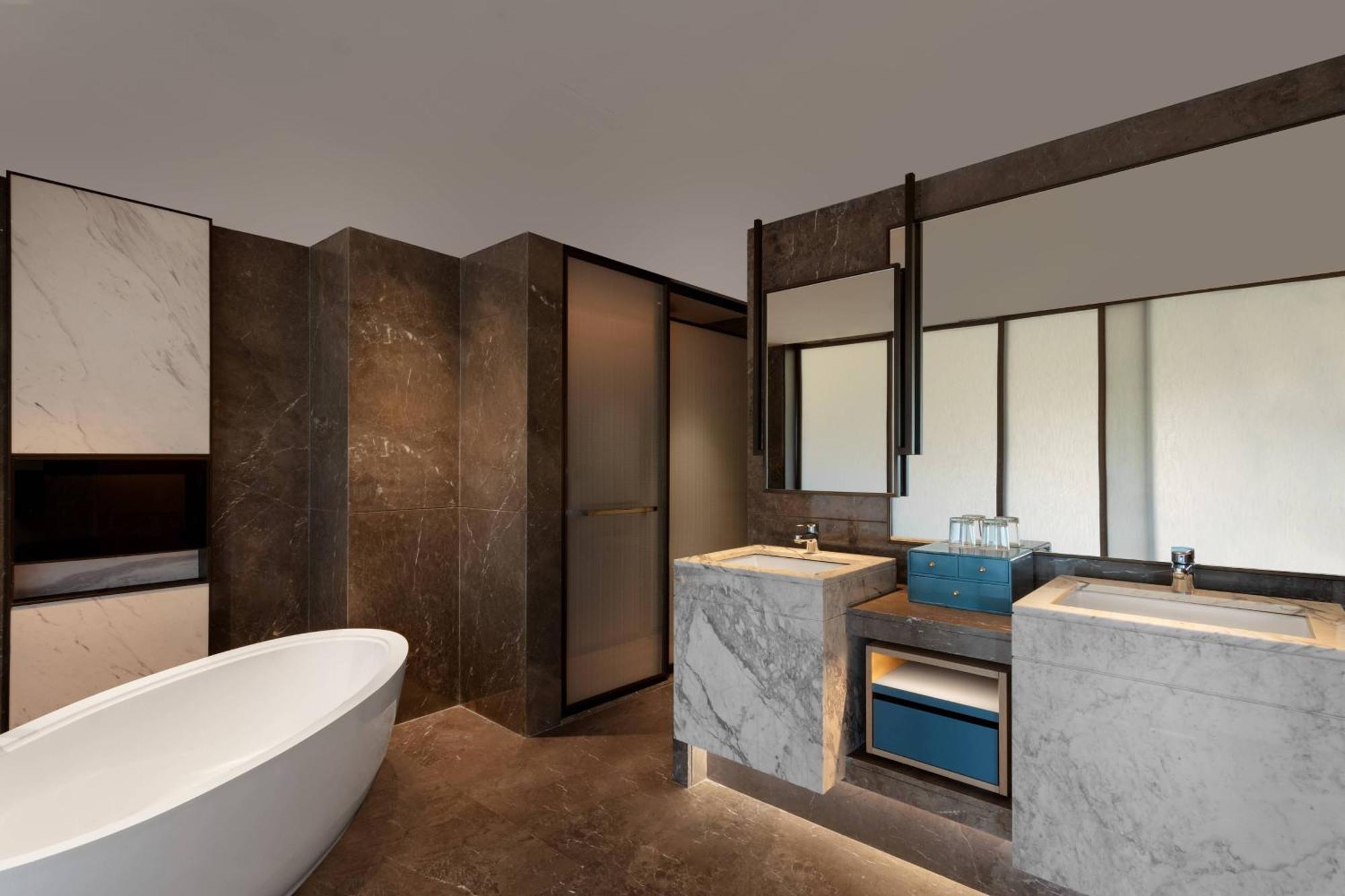 Surat Marriott Hotel Экстерьер фото