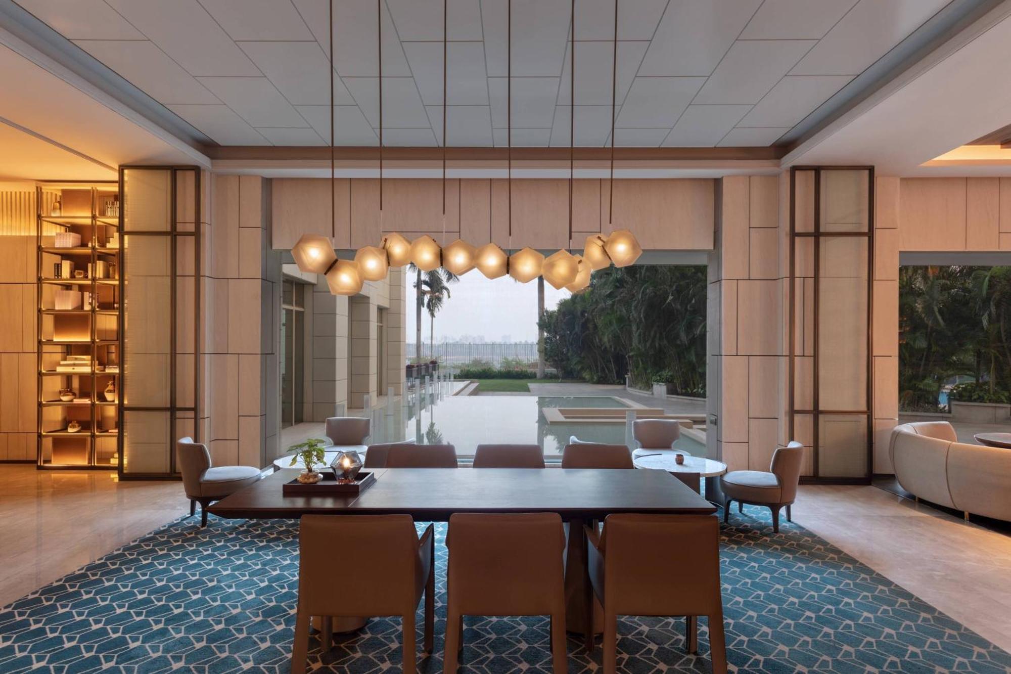 Surat Marriott Hotel Экстерьер фото