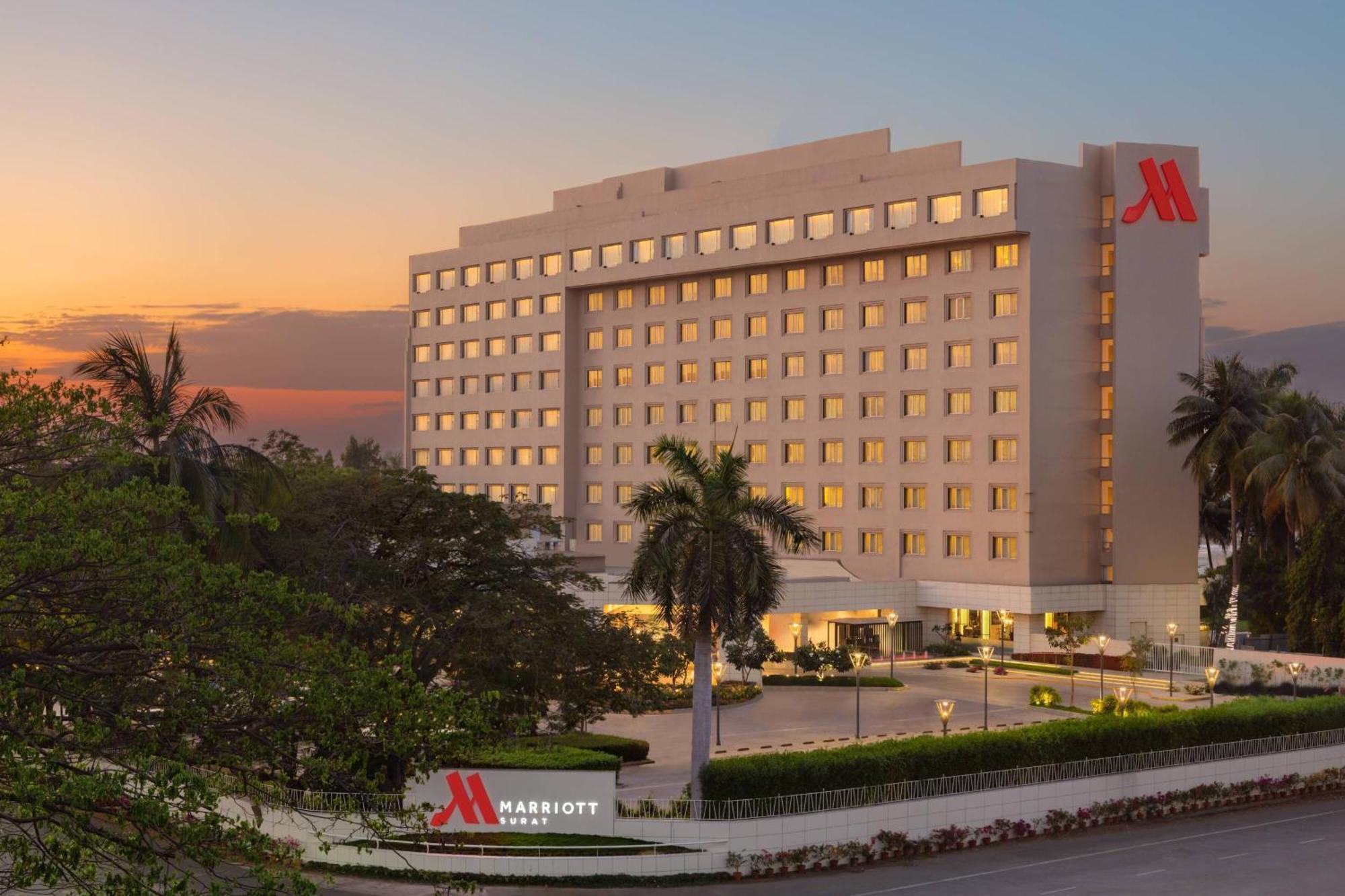 Surat Marriott Hotel Экстерьер фото