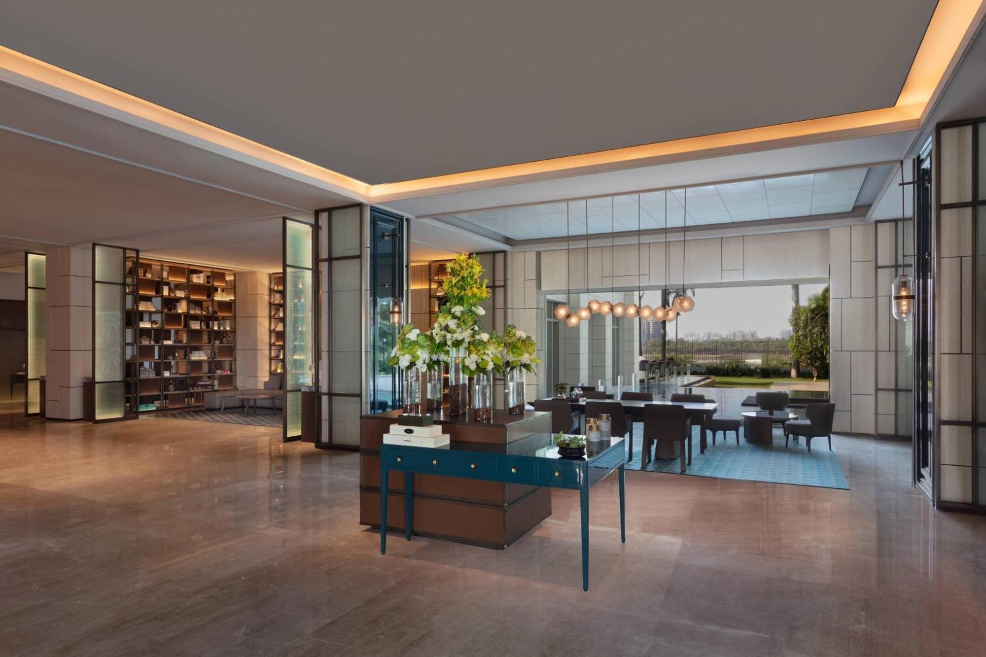 Surat Marriott Hotel Экстерьер фото