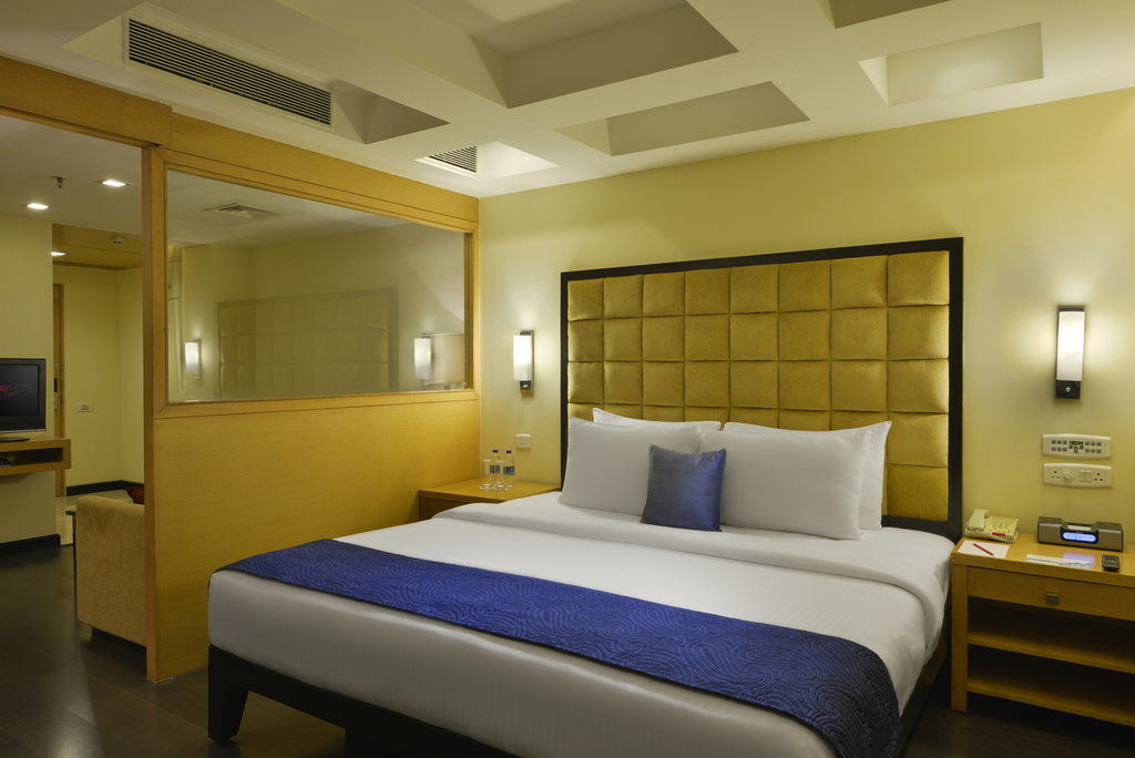 Surat Marriott Hotel Экстерьер фото