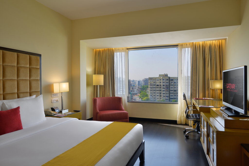 Surat Marriott Hotel Экстерьер фото