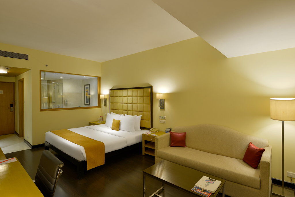 Surat Marriott Hotel Экстерьер фото