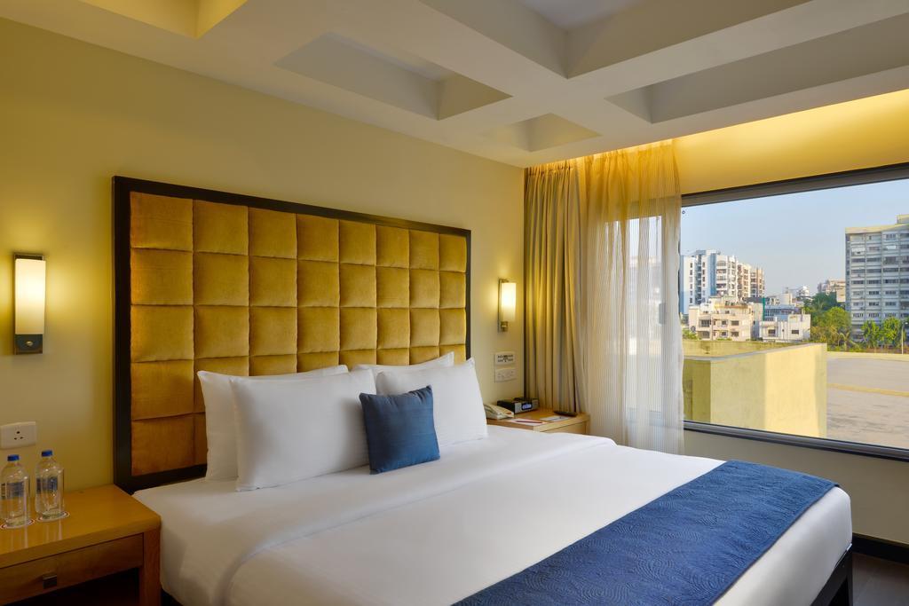 Surat Marriott Hotel Экстерьер фото