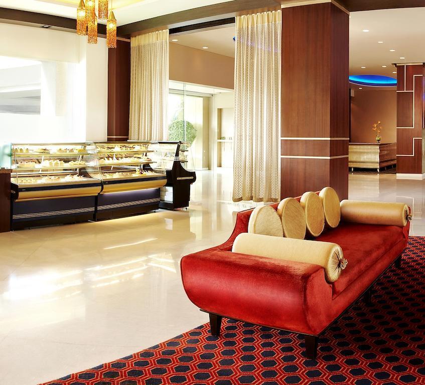 Surat Marriott Hotel Экстерьер фото