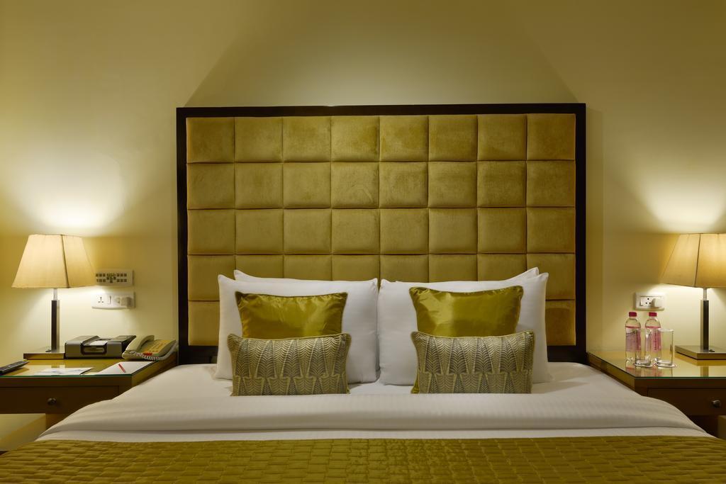 Surat Marriott Hotel Экстерьер фото